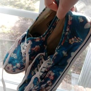 flower vans
